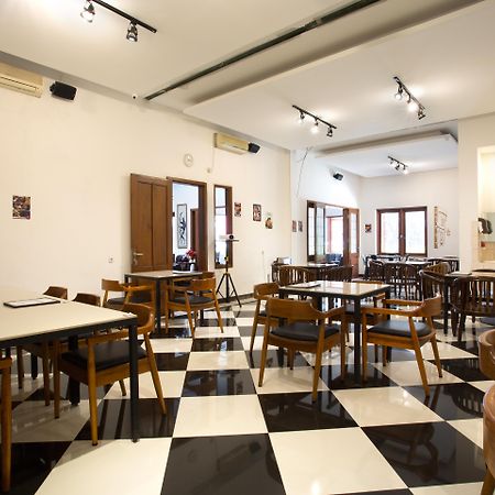 Reddoorz @ Supratman Street Hotel Bandung Ngoại thất bức ảnh