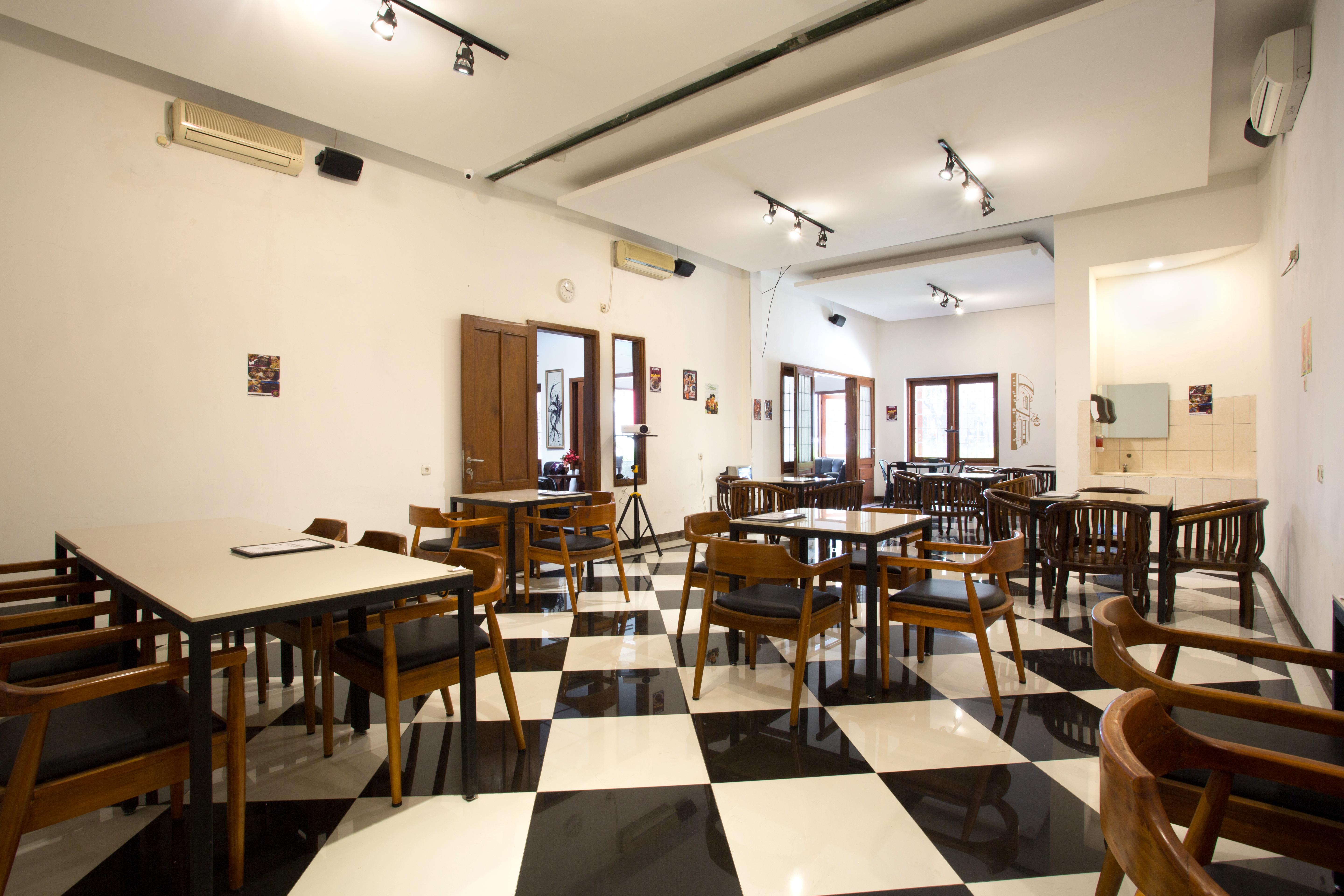 Reddoorz @ Supratman Street Hotel Bandung Ngoại thất bức ảnh